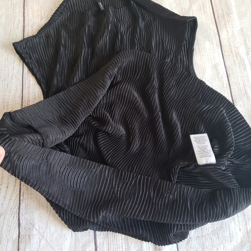 Tahari tops - Picture 5 of 9
